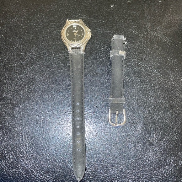 Watch - broken band - Picture 1 of 3